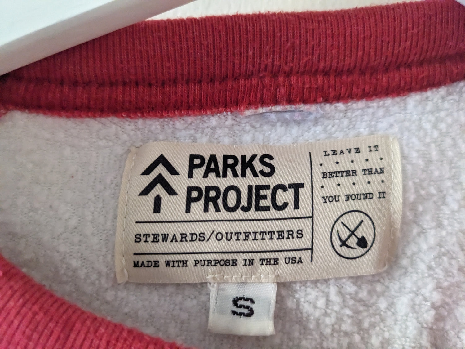 White and Red Parks Project Super Natural Bison fleece long sleeve shirt tag