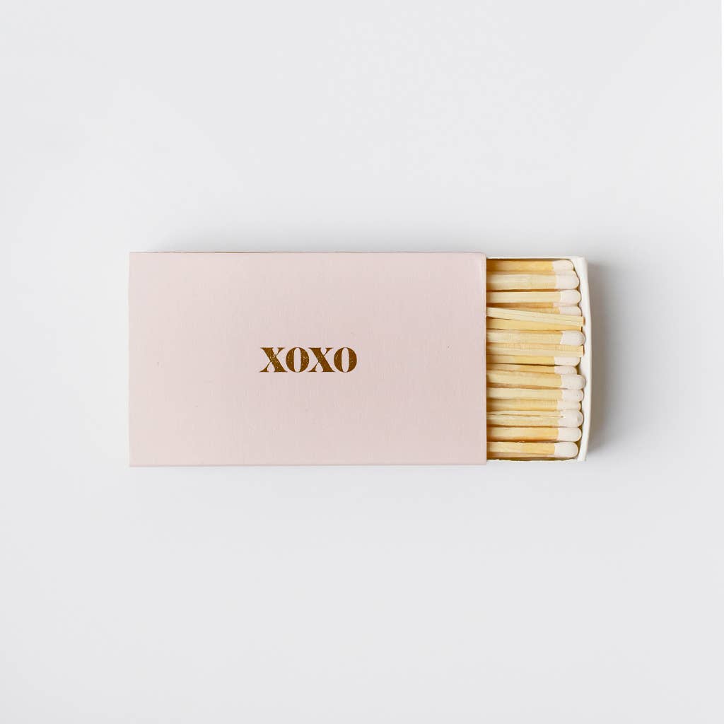XL Statement matches by Brooklyn Candle Studio  - XOXO in Rose Pink