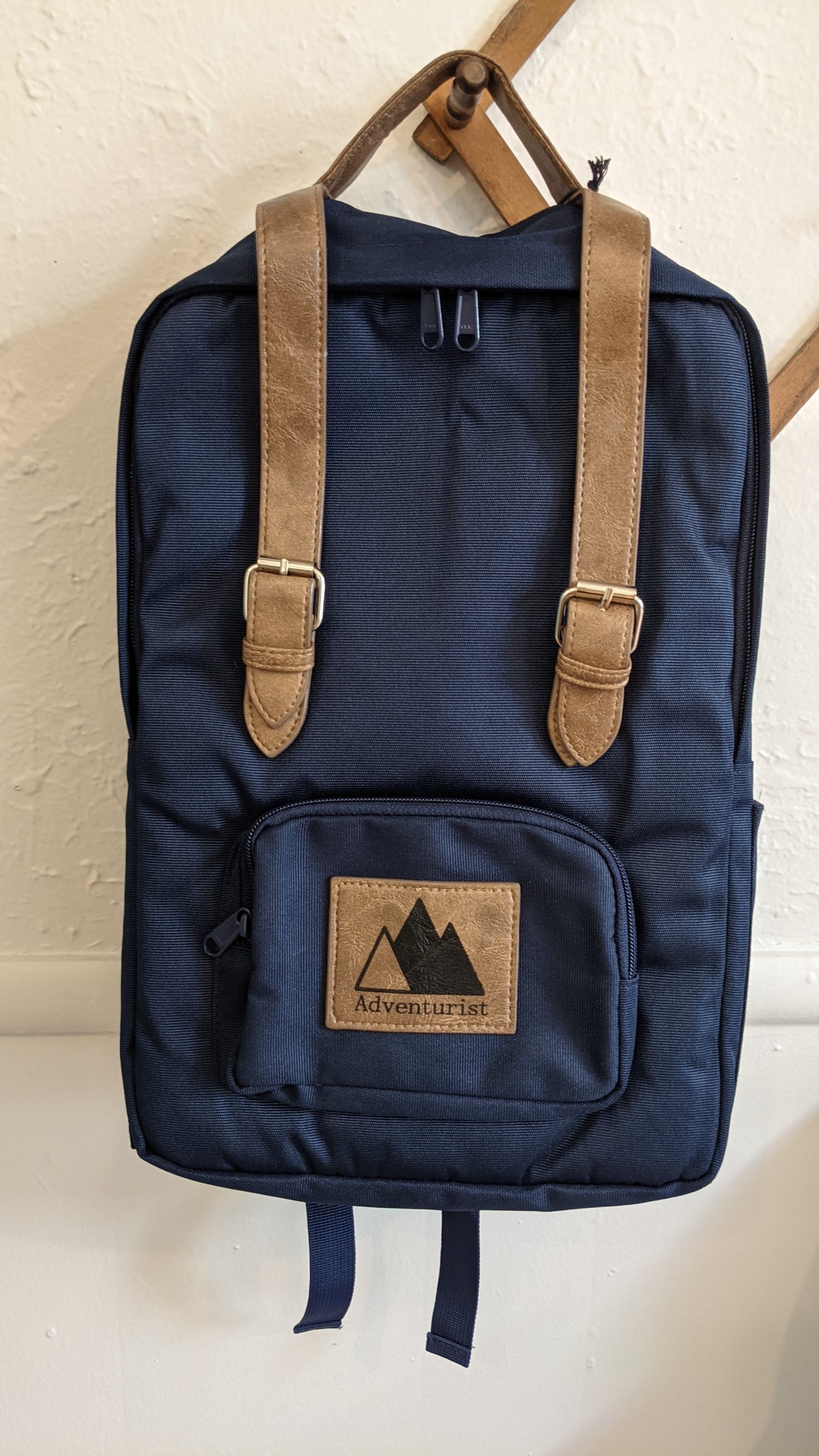 Adventurist Classic Backpack in Navy